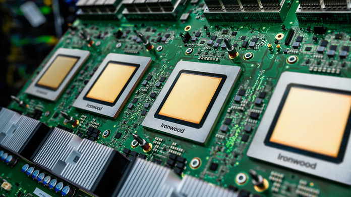 google-cloud-announce-7th-gen-tpu-ironwood-ai-computing-performance-increases-by-4-times-01 Ironwood TPU 機板