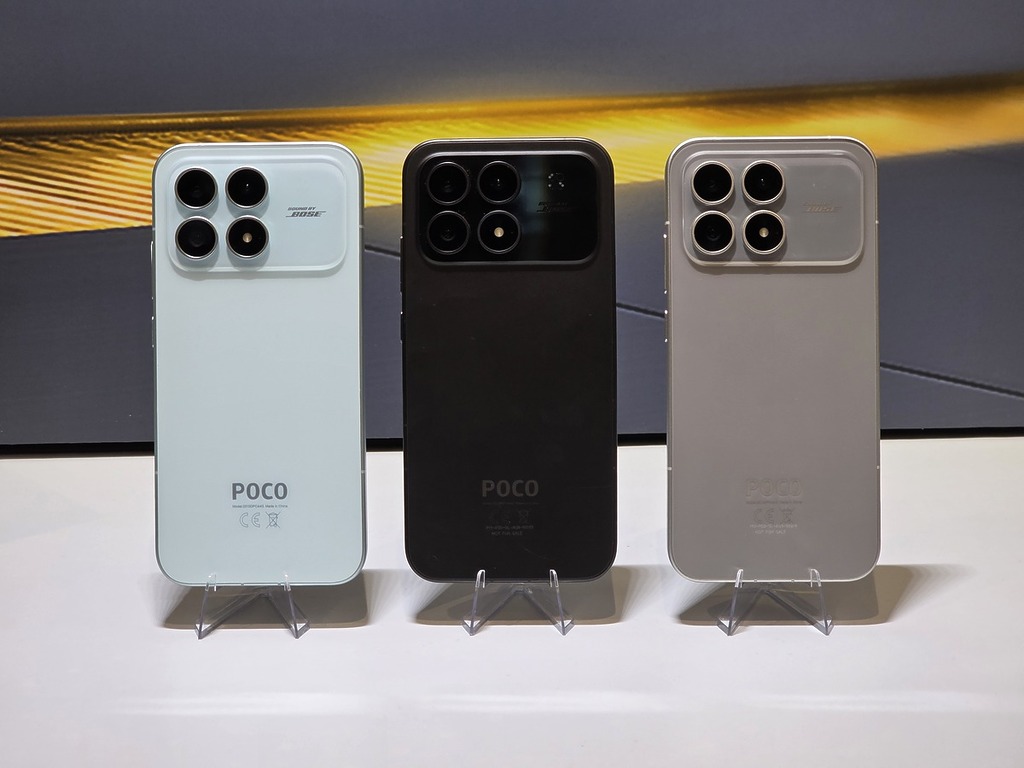 POCO F8 Pro 則有三色選擇。