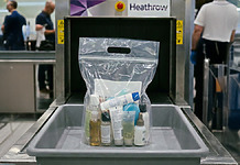 英國希斯路機場 取消隨身行李液體100ml 限制
