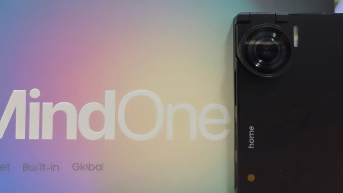 卡片機身玩轉 AI　iKKO MindOne 以獨特翻轉鏡頭及全球連網功能抵港