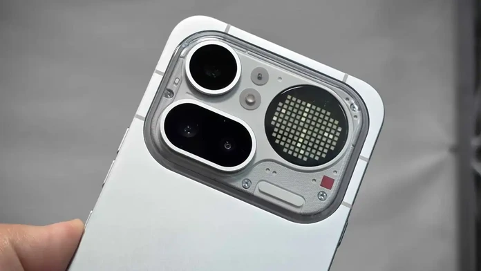 Nothing-Phone-4a-Pro-silver-camera-closeup-angled