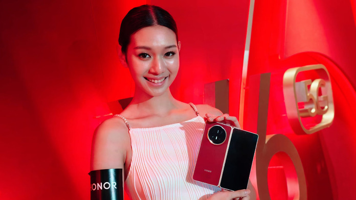 HONOR Magic V6