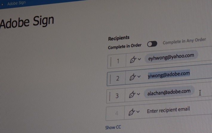 可設定誰先簽署，並輸入他們的電郵地址。