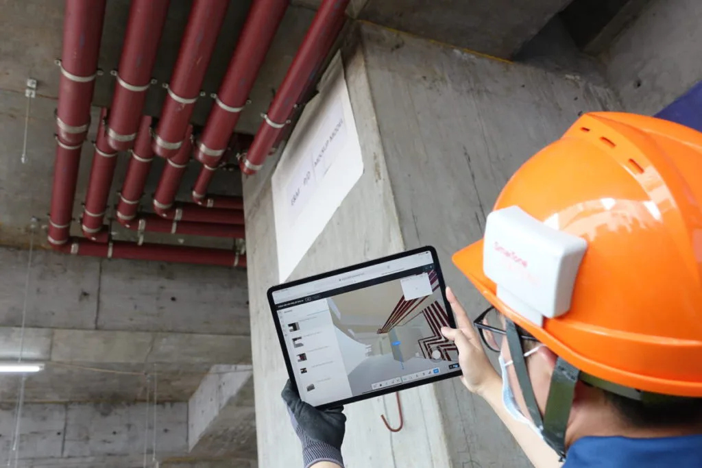 用 iPad Pro 經 Wi-Fi 存取 5G 路由器,實時取得 BIM 數據,將設計草圖與現場對比。