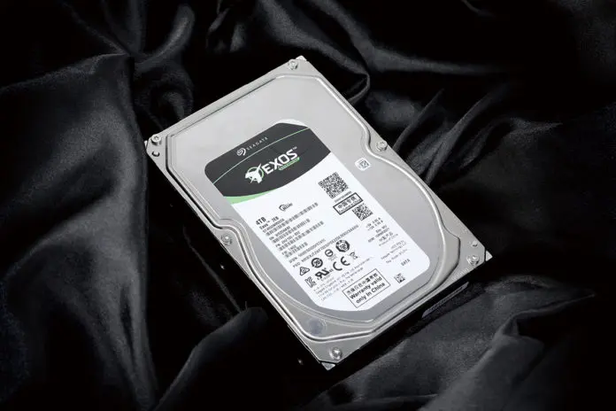 Seagate EXOS 7E8 4TB HDD 企業級全天候性能- PCM