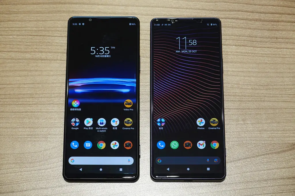 Xperia PRO-I(左)與 Xperia 1 III 均使用6.5吋、支援 Dolby ATMOS 及達 120Hz 更新率的 21:9 4K OLED屏幕。