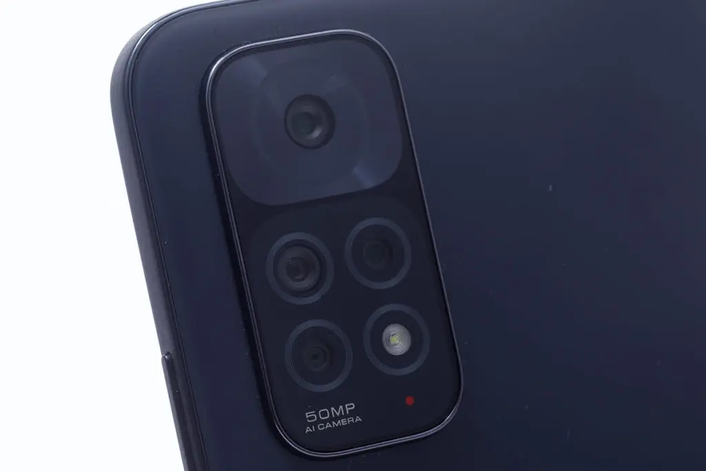 Redmi Note 11 速試平玩四鏡真三卡- PCM