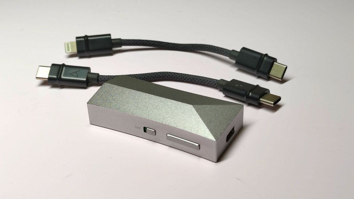 Hc4 4.4mm 平衡輸入 + 可換線設計 + DAR 音效重制・Astell&Kern HC4 便攜式耳擴 - PCM