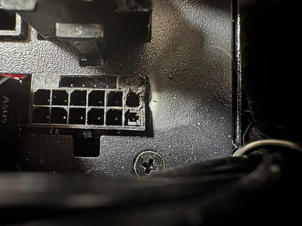 ATX 3.0 電源供應器配副廠12VHPWR 外國現真．RTX 5090 FE 燒燬個案- PCM