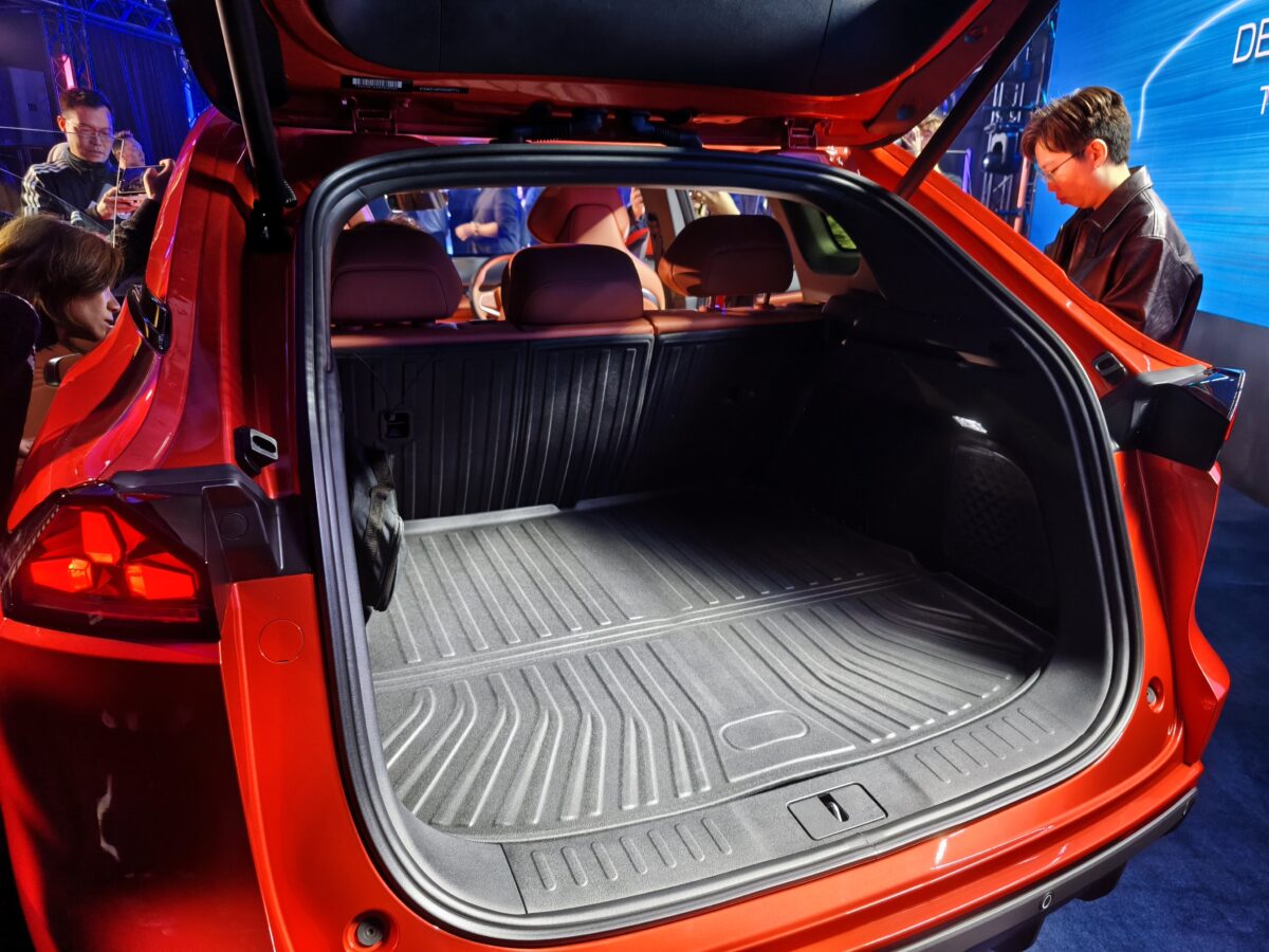 L2 輔助駕駛 + Euro-NCAP 五星安全認證 深藍汽車 DEEPAL S07 在港開售 - PCM