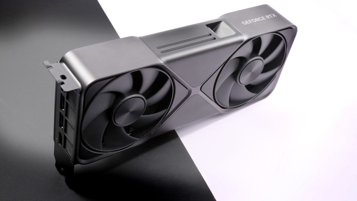 RTX 5070 founders edition ほぼ未使用品。 NVIDIA GeForce RTX 5070 Founders Edition Review - Pictures