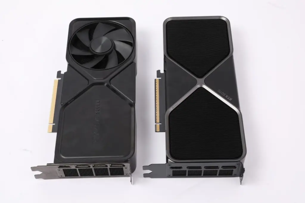 精湛開模工藝GeForce RTX 5070 Founders Edition 開箱詳測- PCM