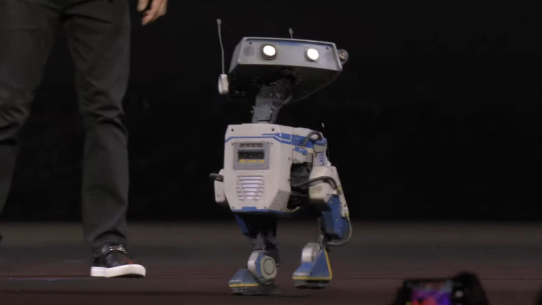 【NVIDIA GTC 2025】機器人 BLUE 動作流暢 亂入黃仁勳演講 - PCM