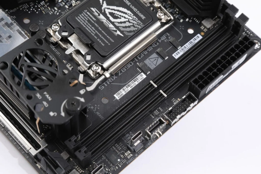 兼容 DDR5 UDIMM 及 CUDIMM 記憶體,最高速度可達 9200+ MT/s(超頻)