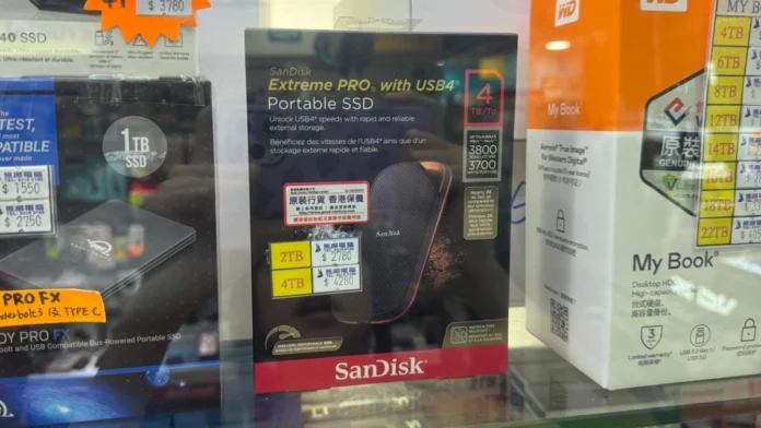 【新品未開封】SanDisk 4TB エクストリームプロ E82-GH25 SanDisk 4TB Extreme PRO Portable SSD with USB4 - SDSSDE82