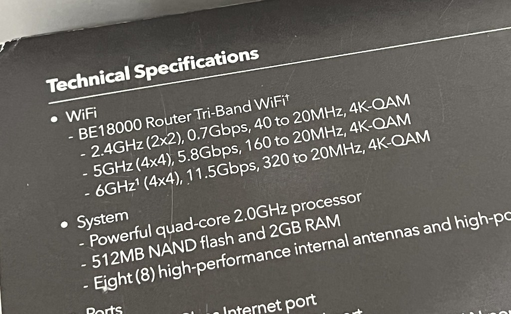 Nighthawk RS600 採用三頻 Wi‑Fi 7 BE18000 無線規格。