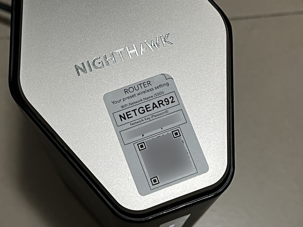Nighthawk RS600 路由器機面設 QR Code 作首次設定。