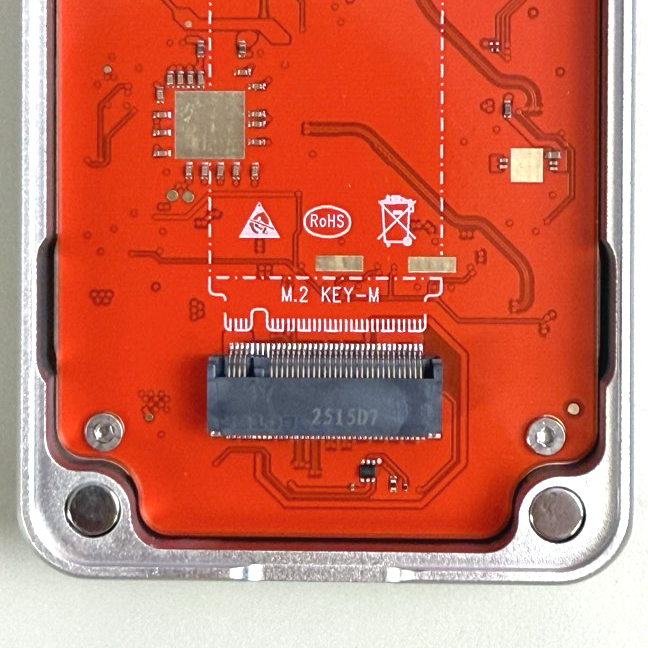 要留意 RapidFire T5 僅支援 M-Key 的 2280 尺寸 SSD。