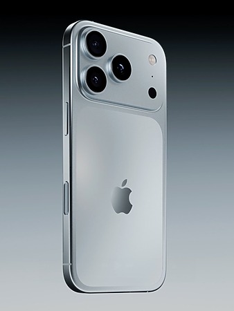 被野生捕獲的疑似 iPhone 17 Pro 鏡頭殼與幾個月前洩露的 iPhone 17 Pro 諜照一致。