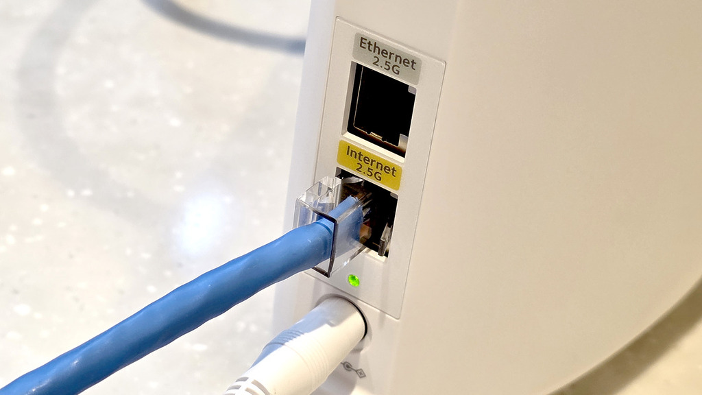主機提供 2.5Gbps WAN / LAN 各一個。