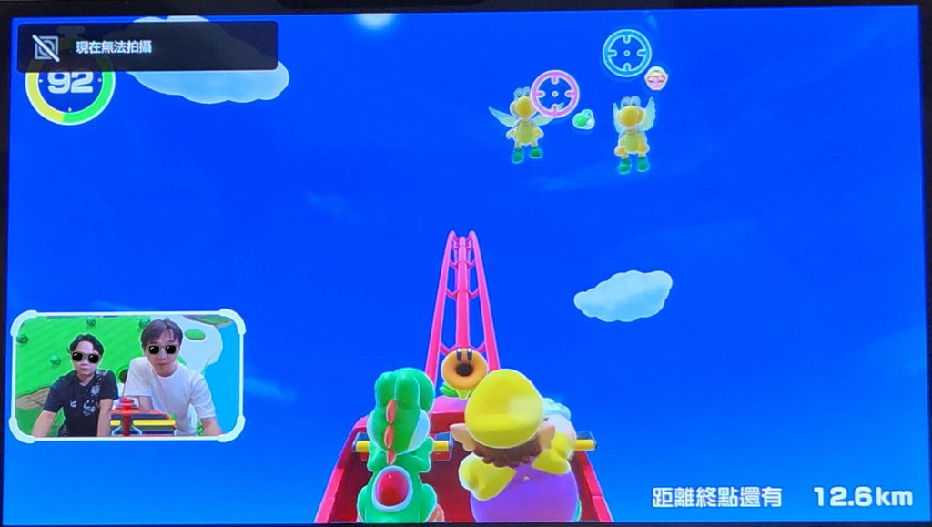 「超級飛車」，節奏比棋盤遊戲模式快很多。