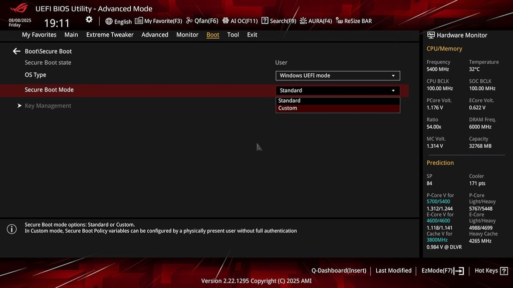 STEP 1: 把「Secure Boot Mode」改用「Custom」