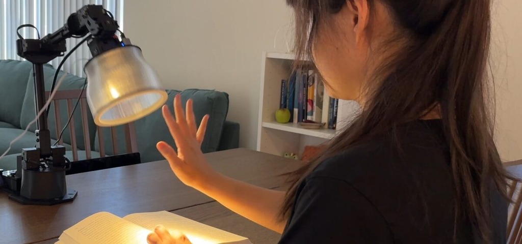 今年初,Apple 已披露他們已開發並測試一款枱燈形機械人