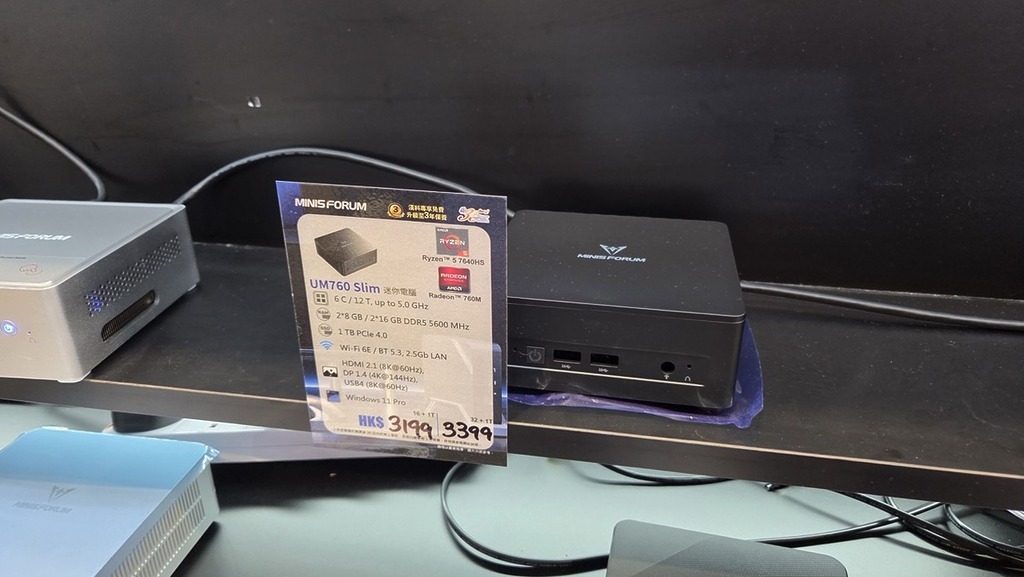 MINISFORUM UM760 Slim