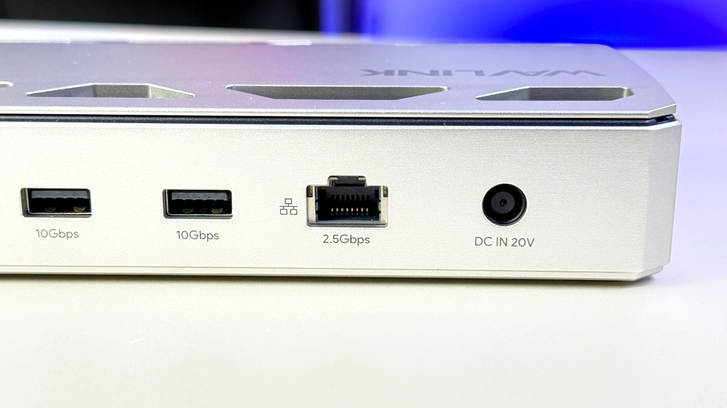 乙太網絡接口支援 2.5Gbps 寬頻,無論打機抑或煲劇都有暢順連線。
