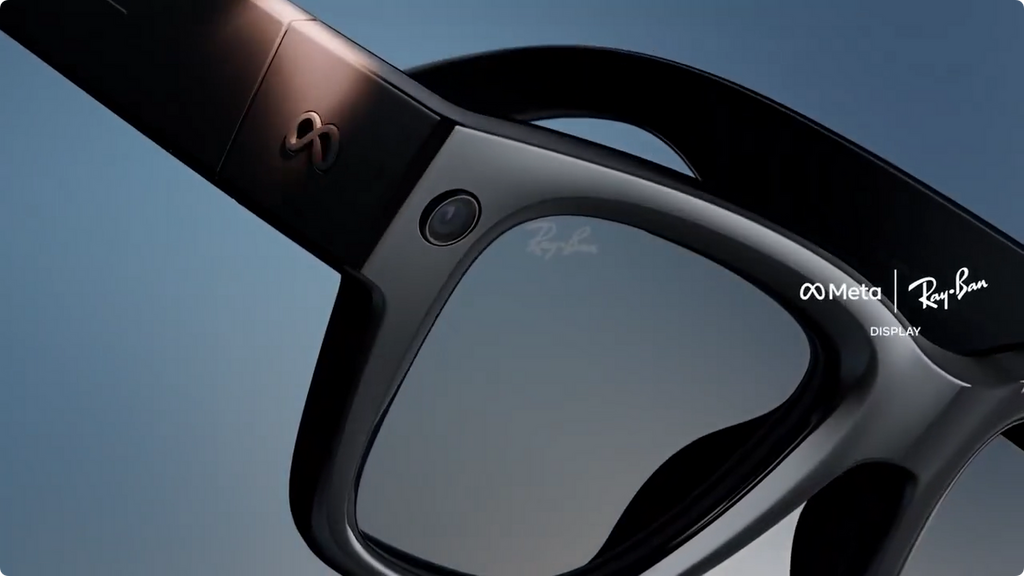 Meta 去年推出首款配備顯示器的智能眼鏡 Meta Ray-Ban Display