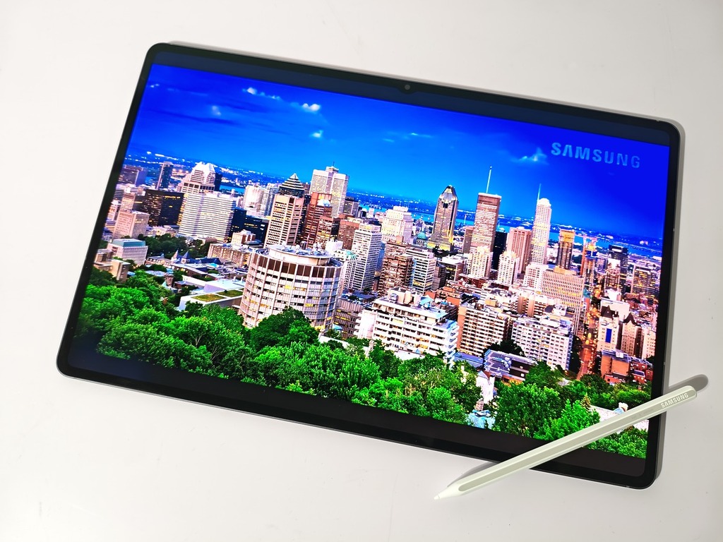 Samsung 的 AMOLED 屏幕技術一直備受推崇，Galaxy Tab S11 Ultra 的畫面同樣亮麗細緻。