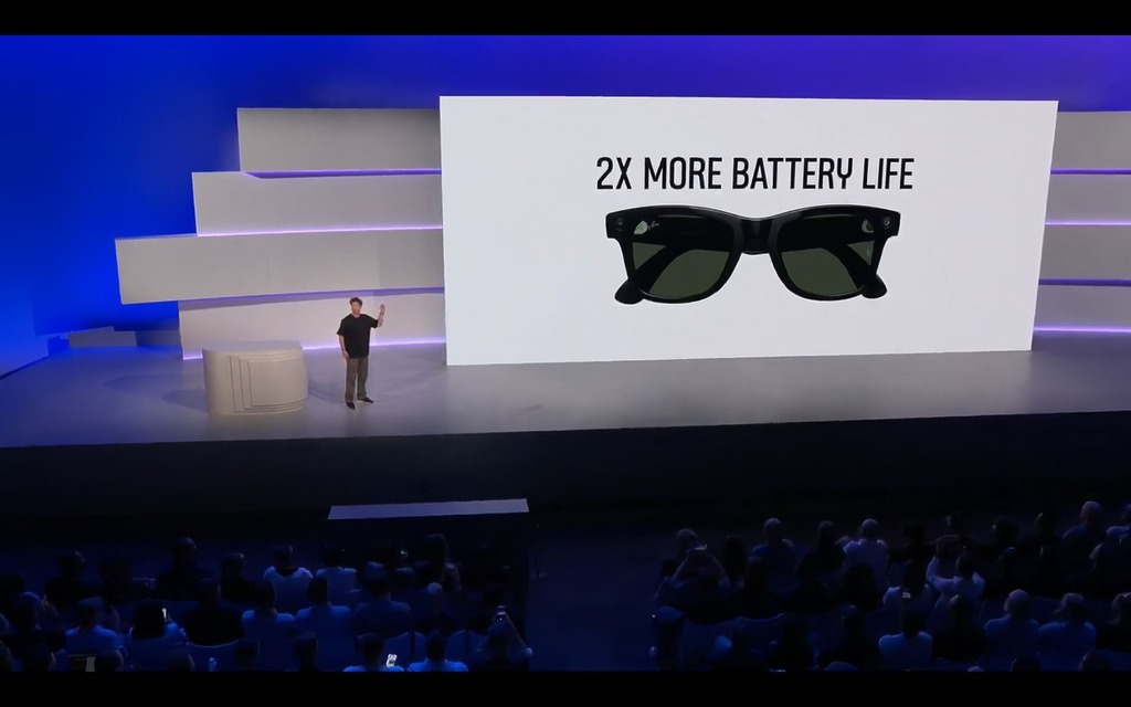 Ray-Ban Meta GEN 2 智能眼鏡提升電影和鏡頭解像度,可以拍攝 3K 影片,並透過軟件更新加入對話聚焦、慢動作拍攝和縮時攝影等功能。