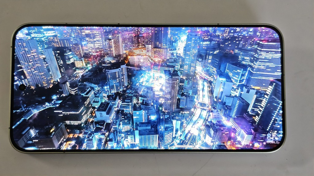 支援最高 3,200nits 亮度、144Hz 屏幕刷新率。