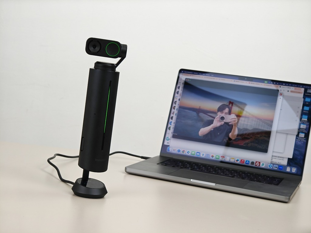 Insta360 Wave 視像會議喇叭可裝上 Link 2 4K 攝影機，組成全方位影音解決方案。