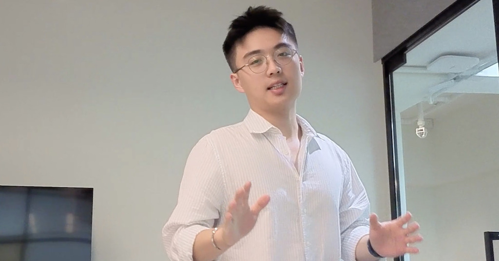 配合 Link 2 使用時鏡頭可以即時進行人面追蹤或發言者追蹤，配合講者使用。