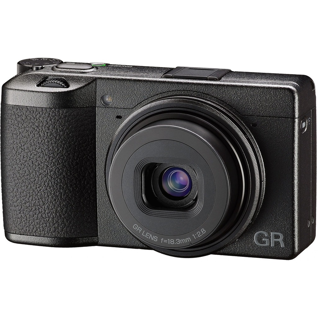 RICOH GR 系列向來是街拍便攜機王之選,身價也不低,現時 GR III 售價仍要近 $7,780。