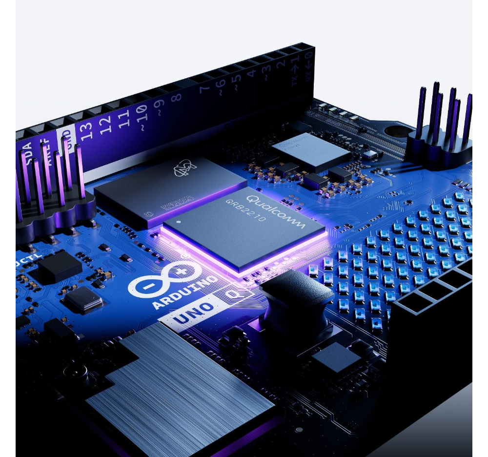 Arduino UNO Q 備有 Qualcomm Dragonwing QRB2210 處理器,4 核 2.0GHz CPU + Adreno GPU,提供整合 AI 和 GPU 加速。