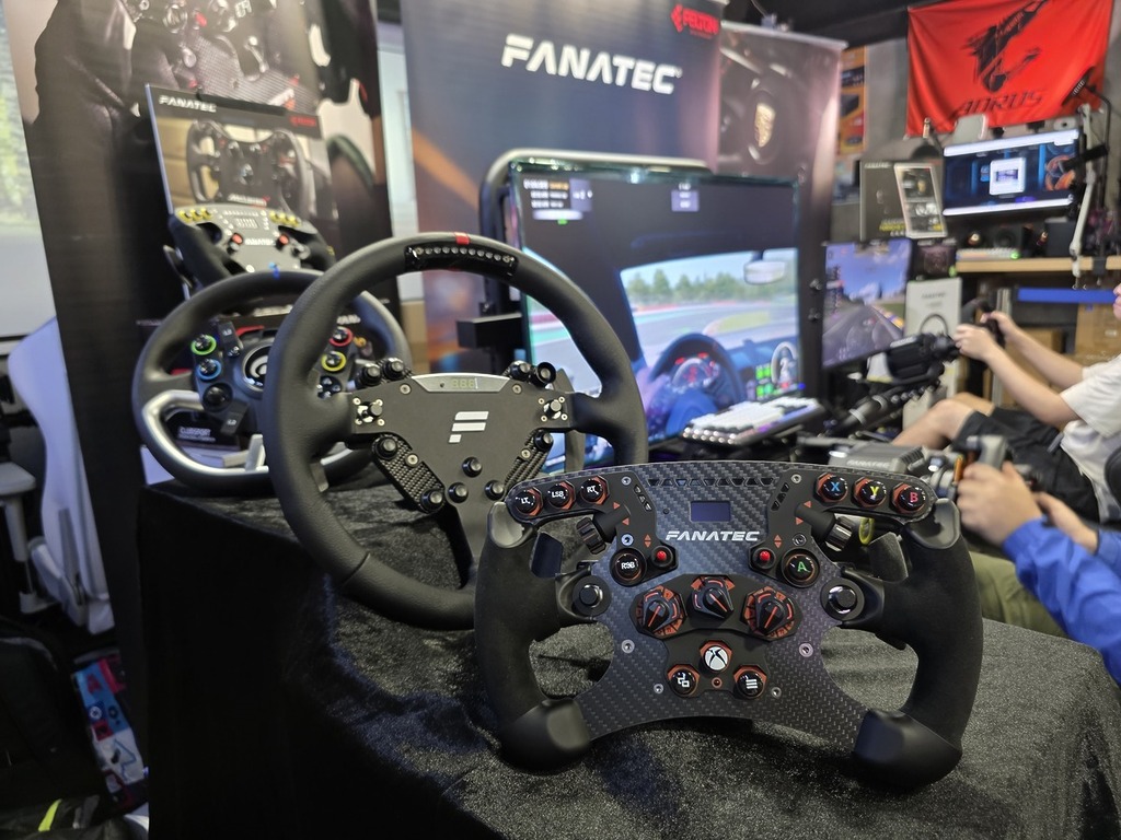 Fanatec 亦有多款方向盤可作更換。