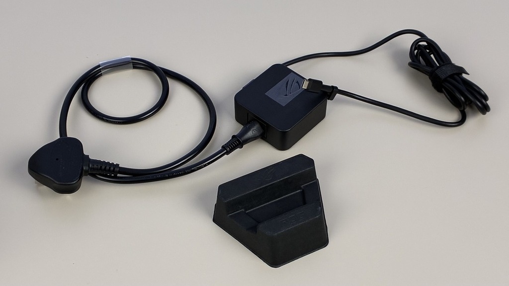 65W PD 充電器及簡易底座