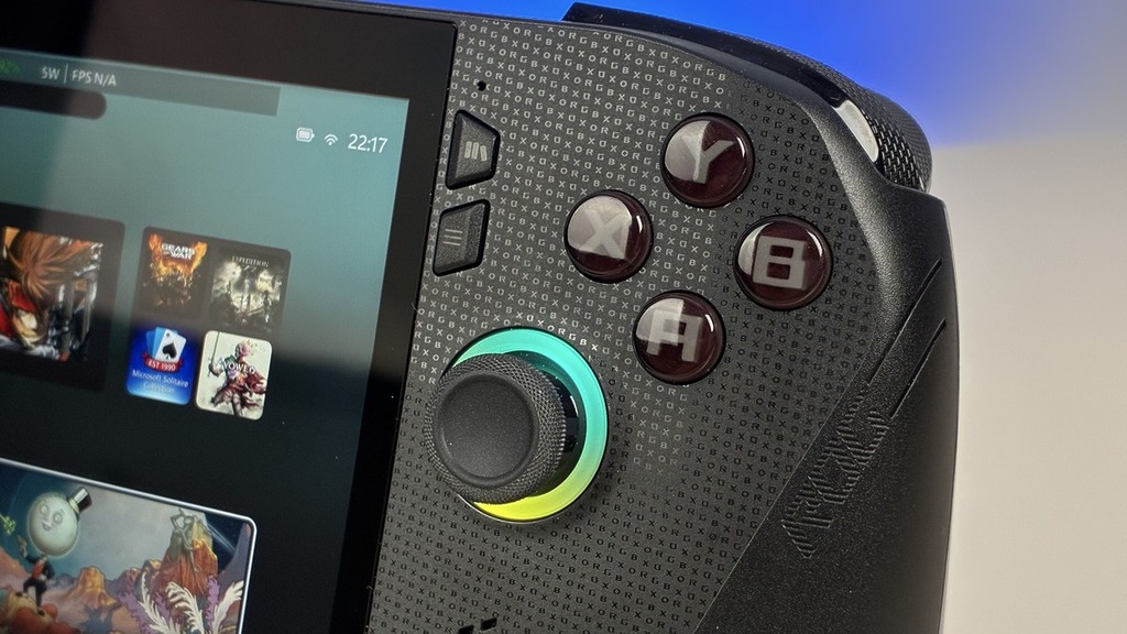 RGB 燈效都可以自訂,按鈕布局還原 Xbox 的手感。
