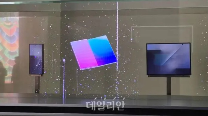 Galaxy-Z-TriFold-gets-pictured-4