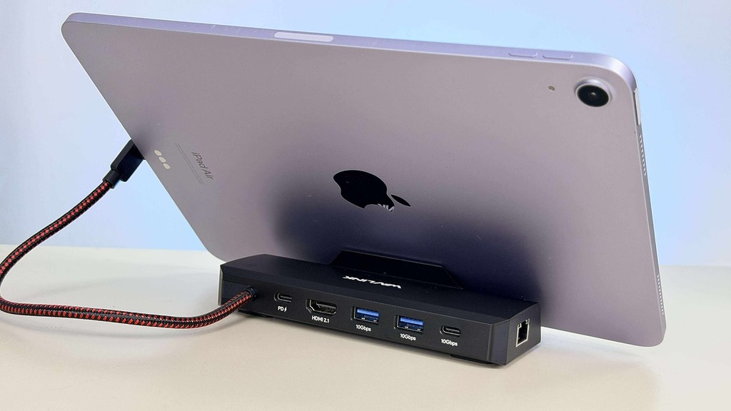 除了遊戲掌機,遊戲擴充基座還可以放上 iPad 插上 USB-C 接連基座, 提同樣提供到擴展和有線網絡,並將畫面輸出到電腦屏幕,效果是不錯的。