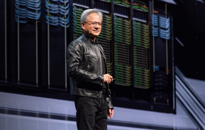 黃仁勳在 GTC 2025 大會發表多個消息和 AI 晶片新架構，令股價大幅颷升。