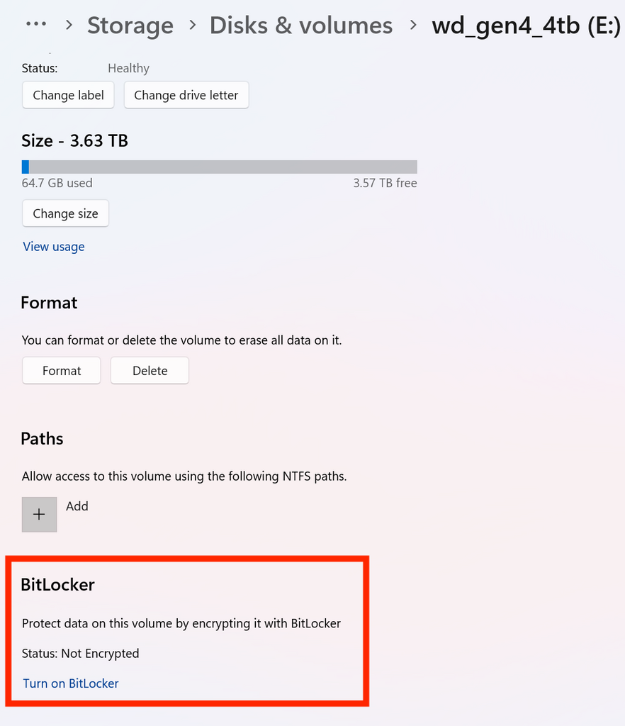 4. 查看 BitLocker 是否 Encrypted 被加密。可透過下面的連結在該碟機關閉或啟用 BitLocker。