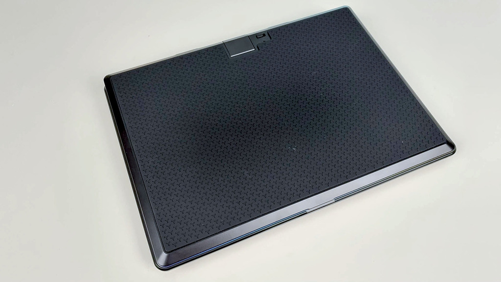 機底有全覆蓋紋理防滑加工。