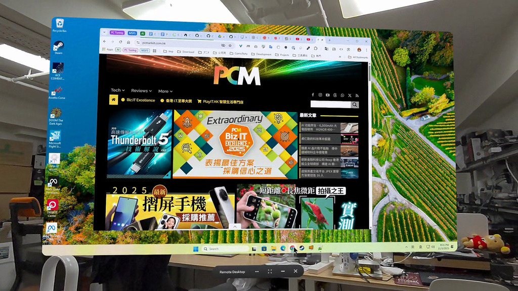 虛擬屏幕相當清晰，配合 Horizon OS v81 對通透模式的提升，戴著眼罩也能操作實體鍵盤和滑鼠來工作。