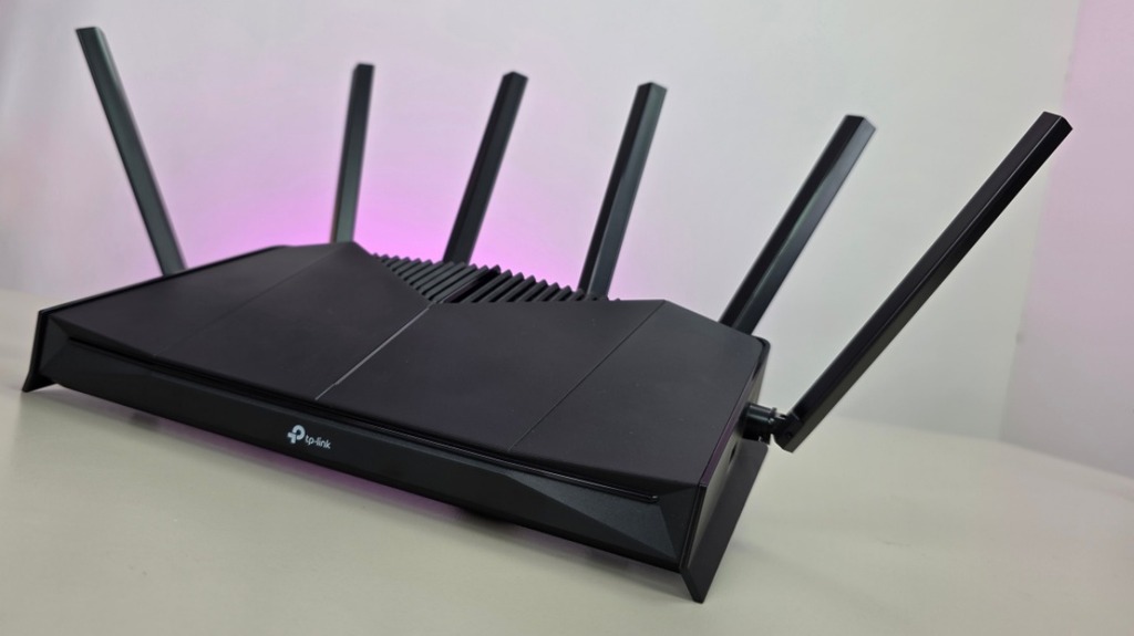 Archer GE400 引入賽車風格的腰線外型設計。