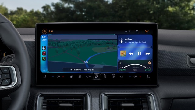 iOS 26 為 CarPlay 引入 Live Activities、小工具等功能。