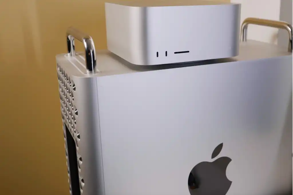 彭博引述 Apple 內部的消息指，Apple 將會讓 Mac Pro 自然消失。取而代之的將會是採用 M5 Max 及 M5 Ultra 的新版 Mac Studio。
