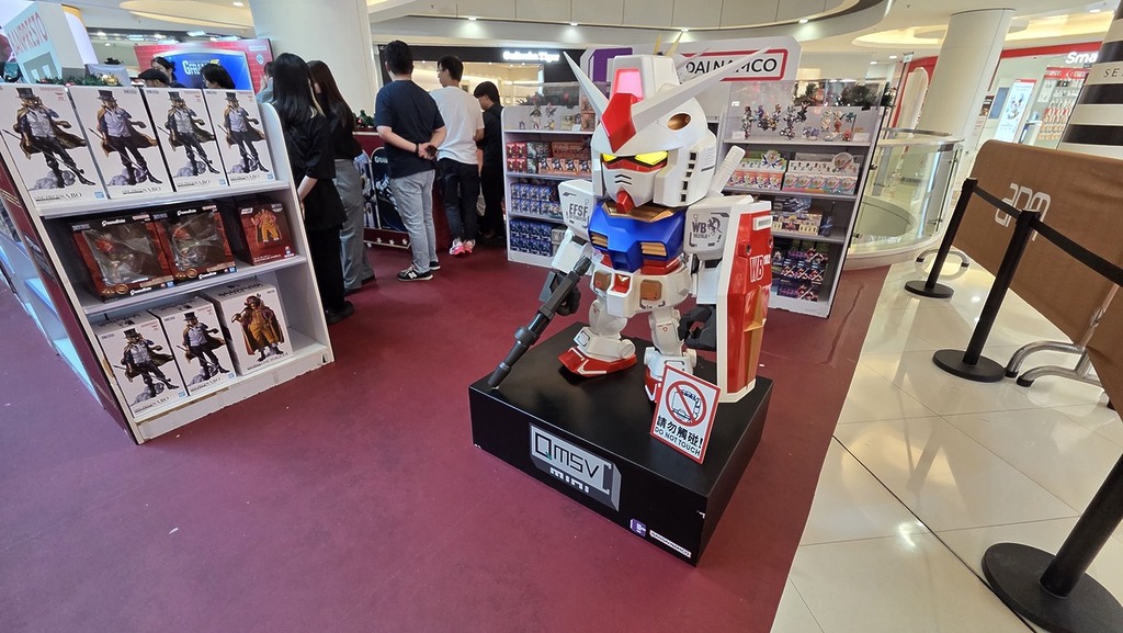 1.2 米的大型 QSMV RX-78-2 立像